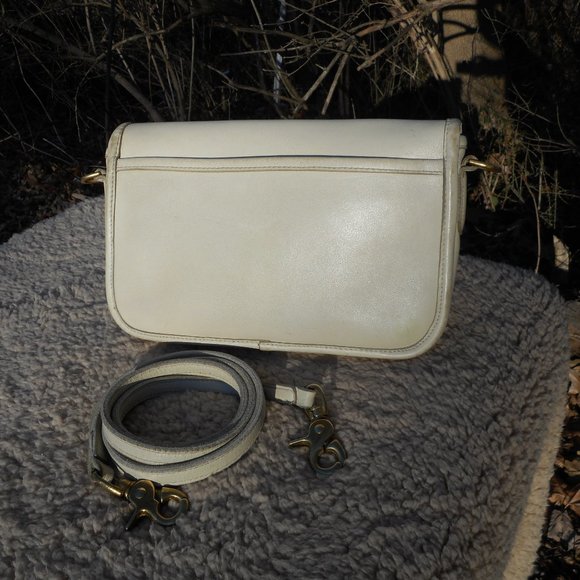 Sold** Vintage Coach NYC  Pocket Purse 9755 , in Bone - Picture 4 of 12